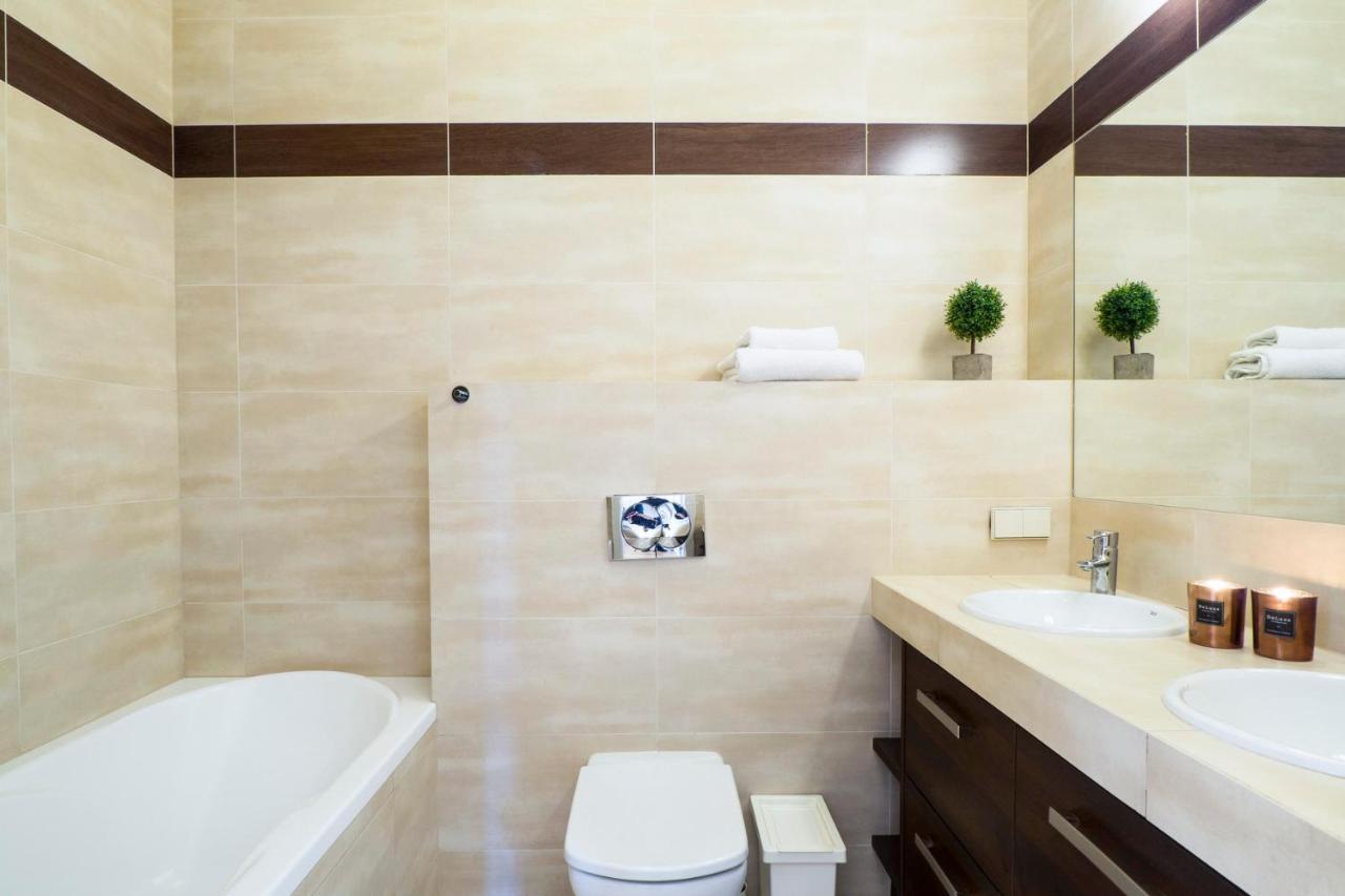 Prestige Apartment - Elegant & Quiet Stay 3 Rooms 90M2 - As Home Apartamenty Rynek 508 Вроцлав Экстерьер фото
